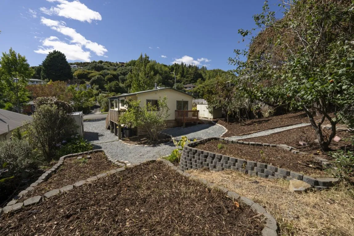 Full-scale landscape build across a Nelson section